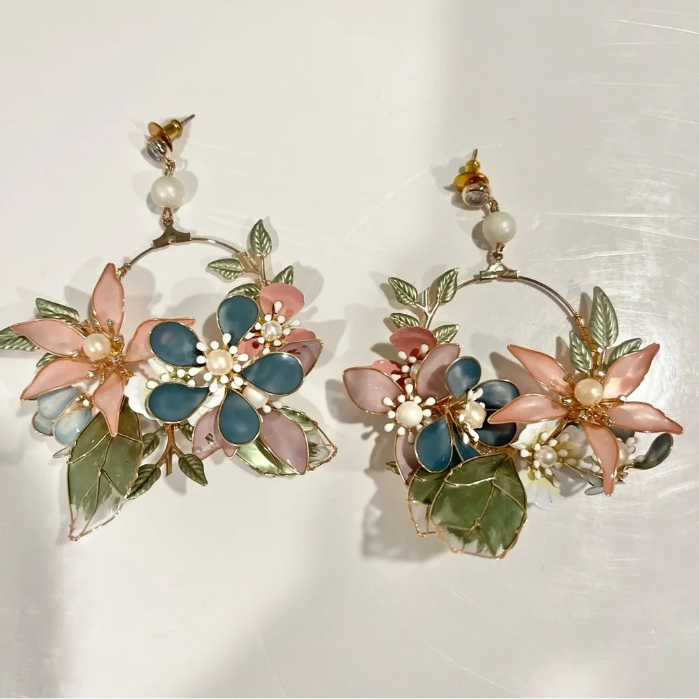 Ajoonie Custom Gold & Resin Floral Glass Rhinestone Beaded Hoop Earrings - Picture 3 of 7